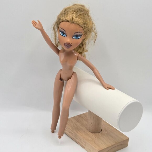 Bratz Fianna Flashback Fever 70s Funk Doll MGA Nude - Picture 1 of 6